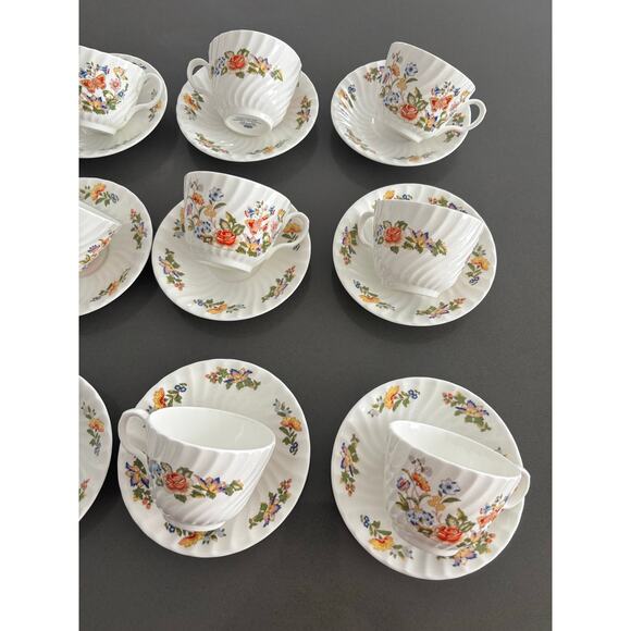 AYNSLEY COTTAGE GARDEN FINE BONE TEA CUP/SAUCER SET OF 8-TOTAL 20 PIECES - Picture 5 of 16